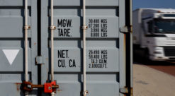 Shipping container og lastebil