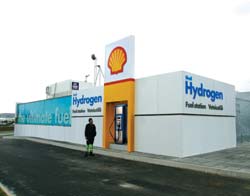 Slik kan fyllestasjonen på Island bli når den nye hydrogendispenseren  kommer på plass. Foto: Pål Kittelsen. Fotomontasje: Lars-Fredrik Forberg