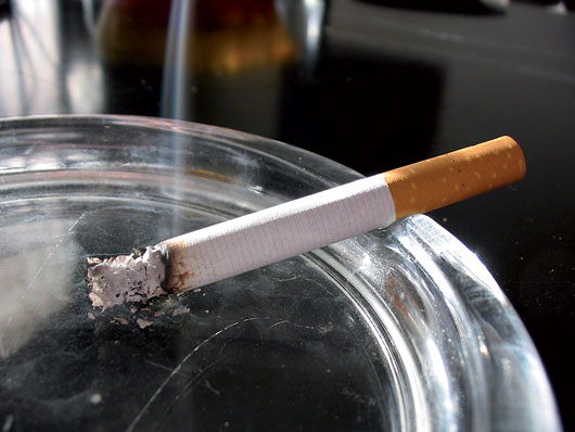 LANGVARIG RØYKING: Røyking gjennom lengre tid er den hyppigste årsaken til kols, og stadig flere kvinner blir pasienter. Foto: Geir Tyrmi, SINTEF Helse