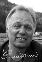 Øystein Dolmen  (60) er musiker, skribent og artist, mest kjent fra Knutsen & Ludvigsen.Studerte sosiologi, historie og engelsk ved Universitetet i Trondheim før det ble NTNU. Cand.mag. i 1971, hentet papirene i 1996
