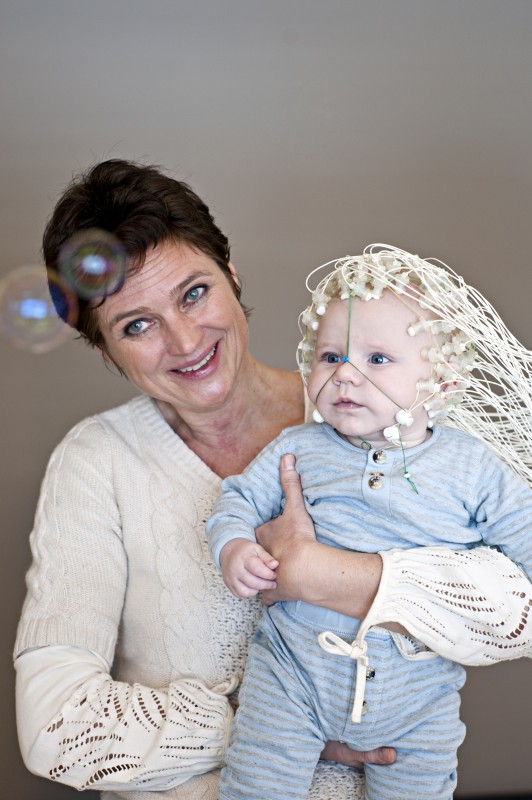 Audrey van der Meer forsker på sammenhengen mellom krabbing og hjerneutvikling.  Foto: Lena Knutli/NTNU