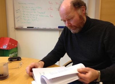 Stig Frode Mjølsnes er professor i telematikk på NTNU. Han er enig i konklusjonene i forskningsrådets evaluering av grunnleggende forskning innenfor informasjons- og kommunikasjonsteknologi. (Foto: NTNU)