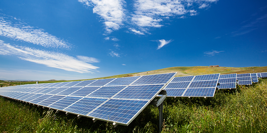I ein heilt ny metode i produksjon av solceller, brukas mindre energi, billegare råvarer og urein silisum. Foto: Thinkstock