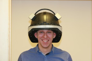 Prototypen av hjelmen kan minne om hjelmene på heltene i Star Wars. Foto: SINTEF.