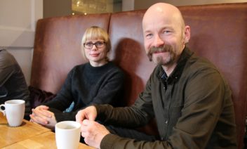 Ida Marie Henriksen og Aksel Tjora forsker på kafégjester. Foto: Steinar Brandslet, NTNU