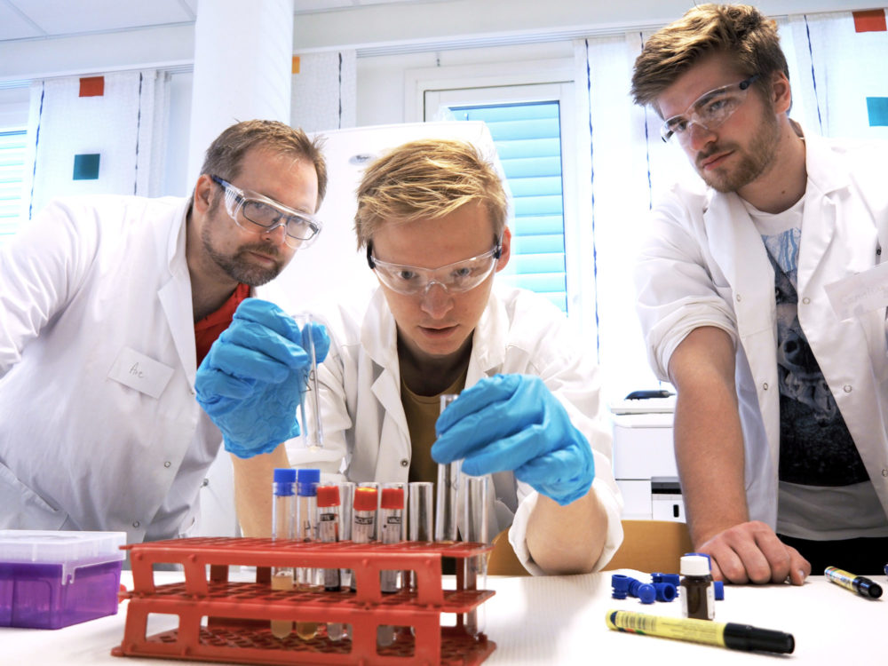 Bildet viser bioingeniører i arbeid