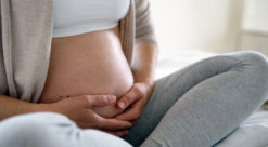 Bildet viser gravid kvinne. Svangerskapsforgiftning