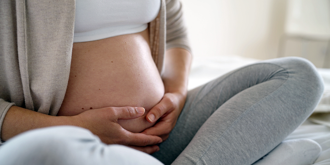 Bildet viser gravid kvinne. Svangerskapsforgiftning