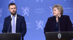 Korona-oppgjøret: Bildet viser Bent Høie og Erna Solberg