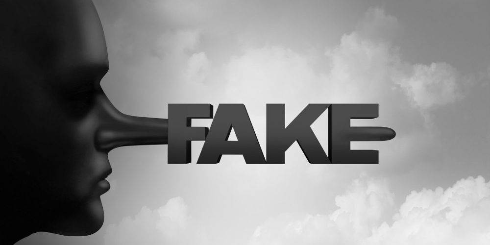 Illustrasjonen viser lang nese med ordet "fake".
