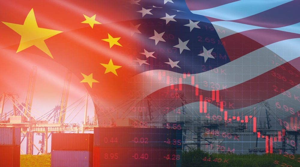Klimaet. Illustrasjonen viser Kina og USAs flagg med industri og børs i bakgrunnen.