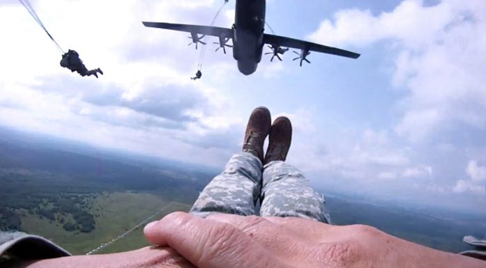Ukraina. Bildet viser amerikanske fallskjermsoldater i Ukraina i 2011.