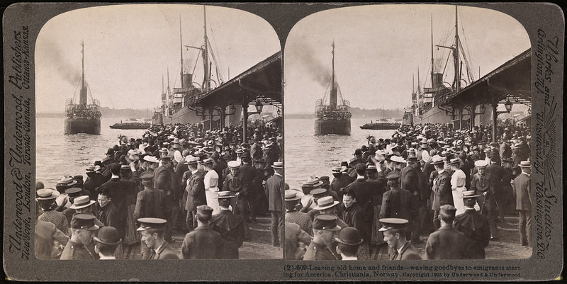 Kvinner. Bildet viser emigranter på vei til Amerika med båt.