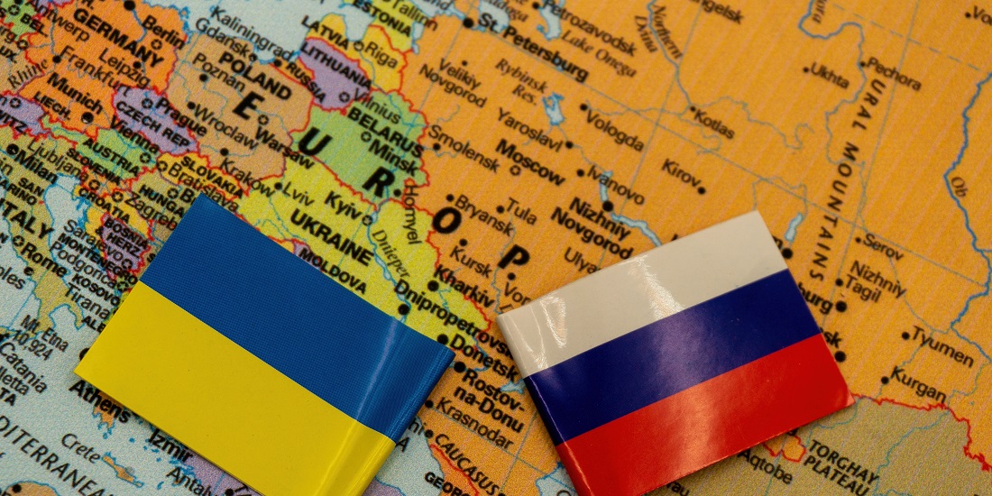 ERC Grant. Bildet viser et kart med flaggene til Ukraina og Russland.