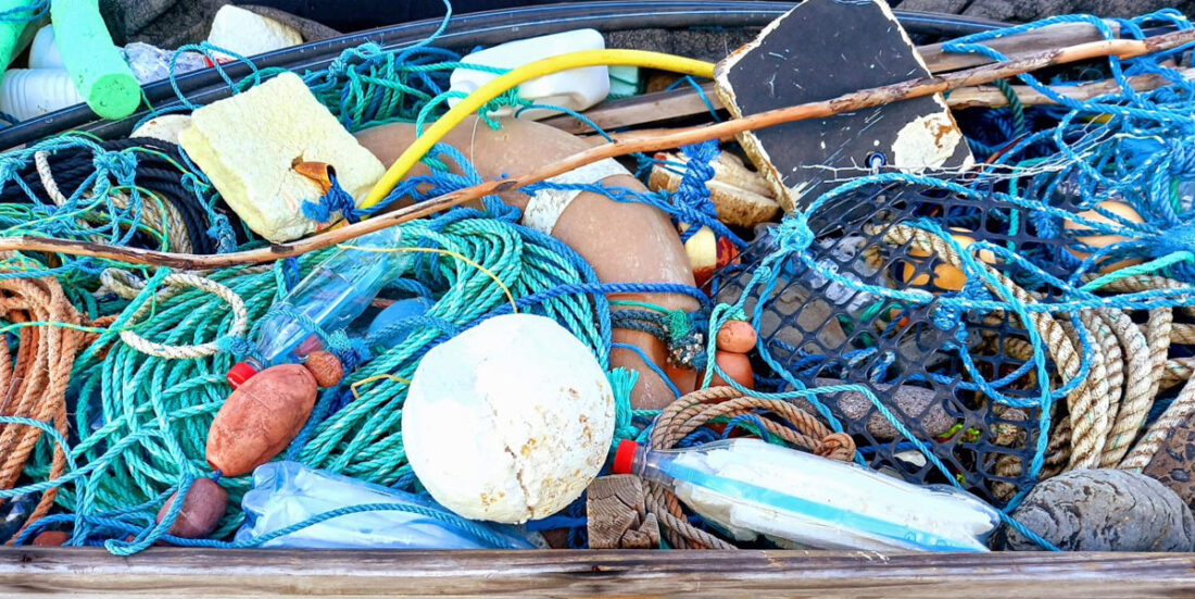 Plast fra havbruksnæringa bør gjenvinnes, mener forskere.
