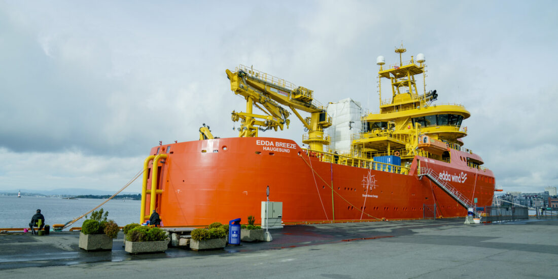 Bildet viser Det norske havvindskipet «Edda Breeze»