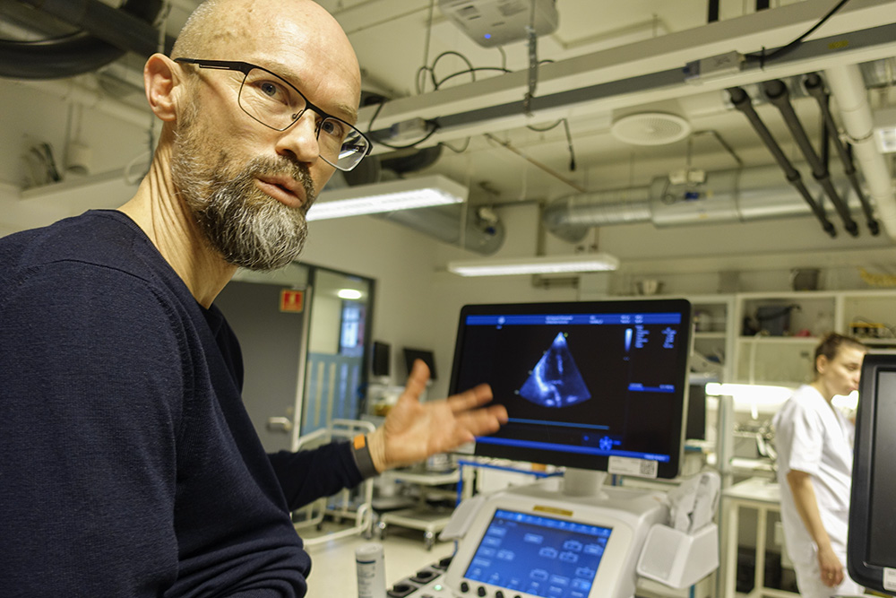 Forsker demonstrerer hjerte ultralyd