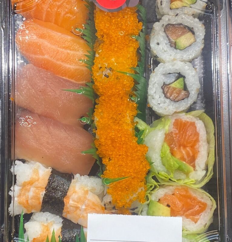 Aeromonas. Bildet viser plastinnpakket sushi.