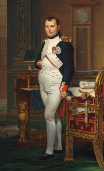 Napoleon. Maleriet viser ham stående med den moteriktige posituren der hånden er innenfor vesten.