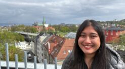 Motstandskraft. Bildet viser Nayan Deepak Parlikar med Trondheim i bakgrunnen.