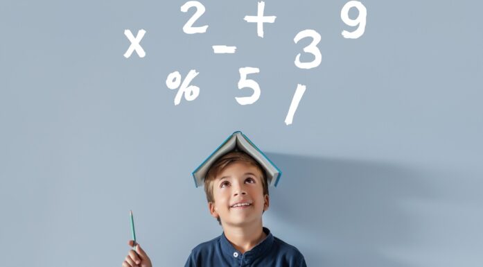 Matematikkundervisning. Bildet viser en gutt foran en tavle.