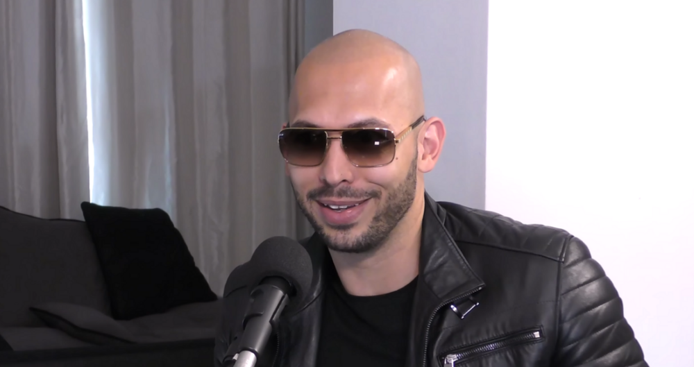 Demokrati. Bildet viser overgriper og influenser Andrew Tate.