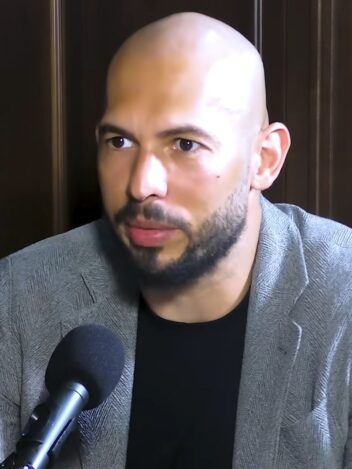 Konspirasjonsteorier. Bildet er av Andrew Tate.