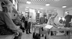 Grunnskolen. Bildet er hentet fra sløydsalen på Hvaler i 1969.