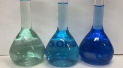 Hydrogen. Bildet viser ulike løsninger som brukes for å fremstille nikkelbelegget.