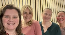 Schizofreni. Bildet vier Linda Stigen, Elisabeth Haug, Ingvild Haugen og Pia Johnsen.