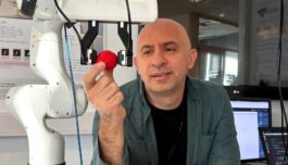 Denne roboten «føler» som en menneskehånd 