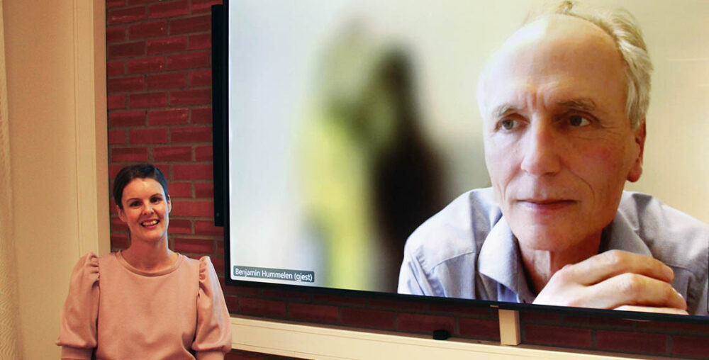 Hår: Bildet viser forsker Benjamin Hummelen på skjerm, og forsker Torun Grøtte