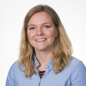 Portrett. Hanne Seter er seniorforsker innenfor mobilitet, og jobber med anvendelse av teknologi i transportsystemet. Foto: SINTEF