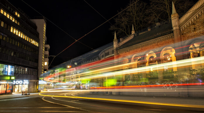 Digitale trusler: Illustrasjonsbilde av trafikk på kvelden i Oslo.