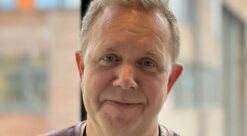 Tvang. Bildet viser førstelektor Kim Berge ved NAKU.