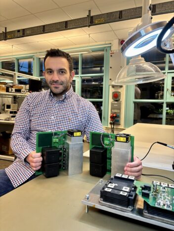 Strømomformere. Bildet viser Dimosthenis Peftitsis.