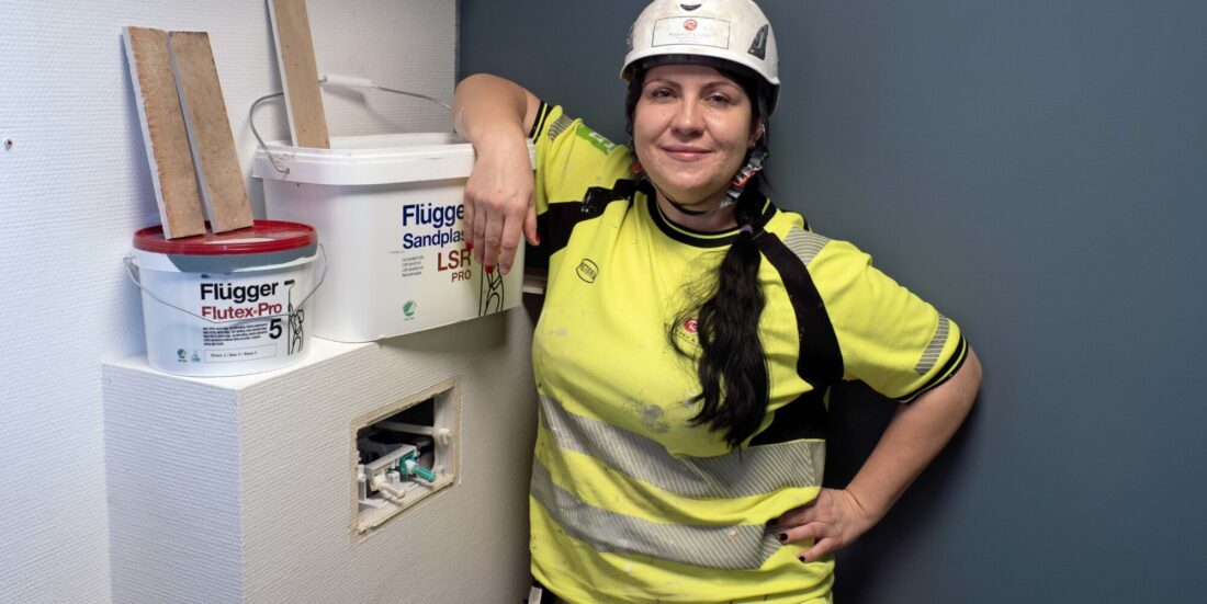 Krystyna Donchenko er flyktning fra Ukrania. Jobber som maler i Haugesund. Foto: Georg Mathisen