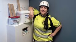 Krystyna Donchenko er flyktning fra Ukrania. Jobber som maler i Haugesund. Foto: Georg Mathisen