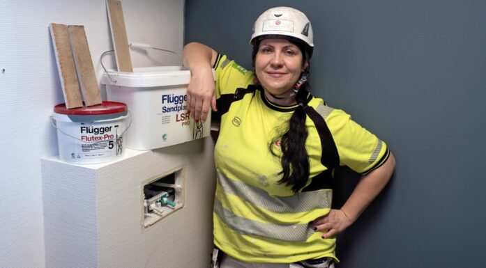 Krystyna Donchenko er flyktning fra Ukrania. Jobber som maler i Haugesund. Foto: Georg Mathisen