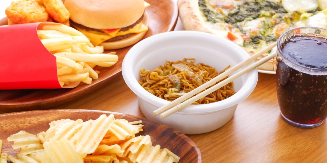 illustrasjonsbilde av hurtigmat. Tema er ultraprosessert mat.