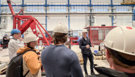 Her krasjer de nye rekkverk for å teste hvor mye gamle broer tåler