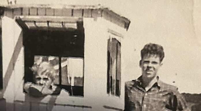 Ammunisjon. Bildet er fra båten Kvik der Bjørn Karlstad er gutten til venstre på bildet.