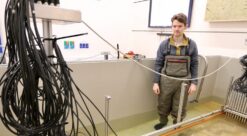 Bildet viser Kasper Hunnestad i spesialtanken.