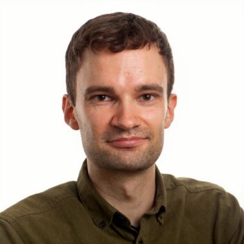 Bildet er et portrett av Steffen André Fagerbakk.