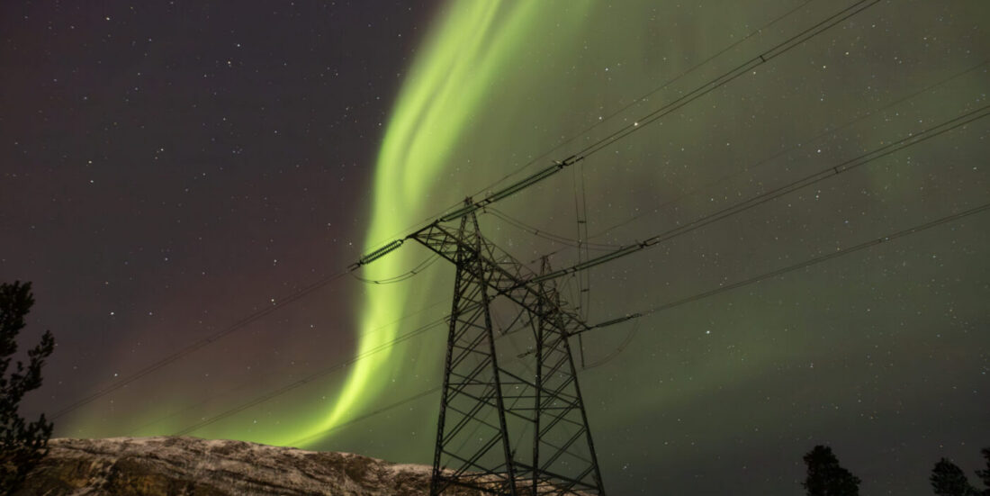 Nordlys over kraftledningen Skillemoen-Skaidi.