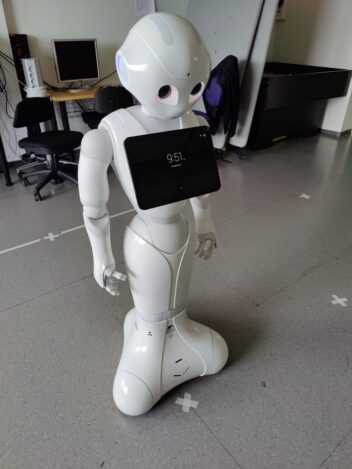 Bildet viser roboten Pepper.