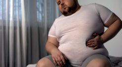 Tarmbakterier: En mann med vondt i magen.