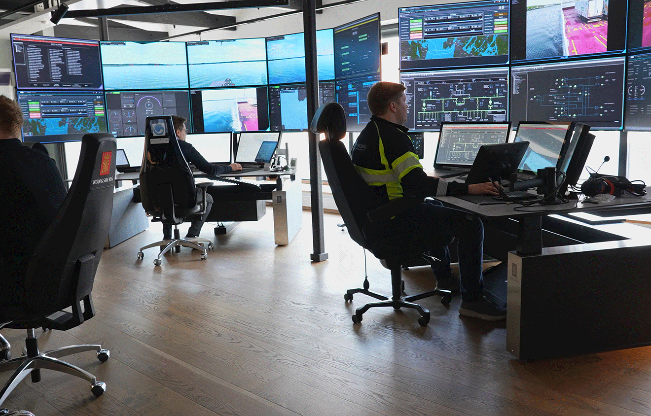 Crew at onshore bridge.