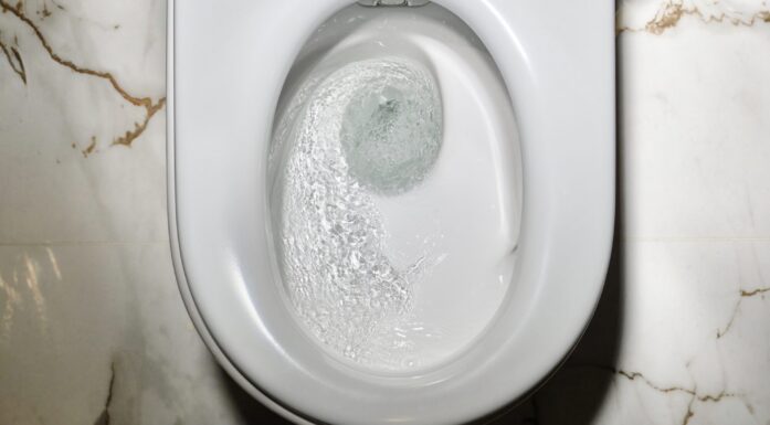 Antibiotkia som vi tar går også ut i do - og dermed også i naturen. Illustrasjonsfoto: Shutterstock