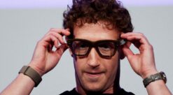 Mark Zuckerberg med Meta-briller.